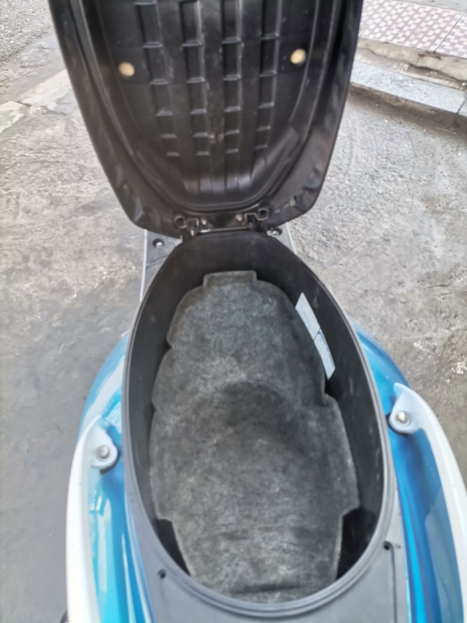 سلام عليكم دراجه تيجيار البيع قبل سبوع من نازله رمبه مكفوله كفاله عامه متواجد واتساب ***********
