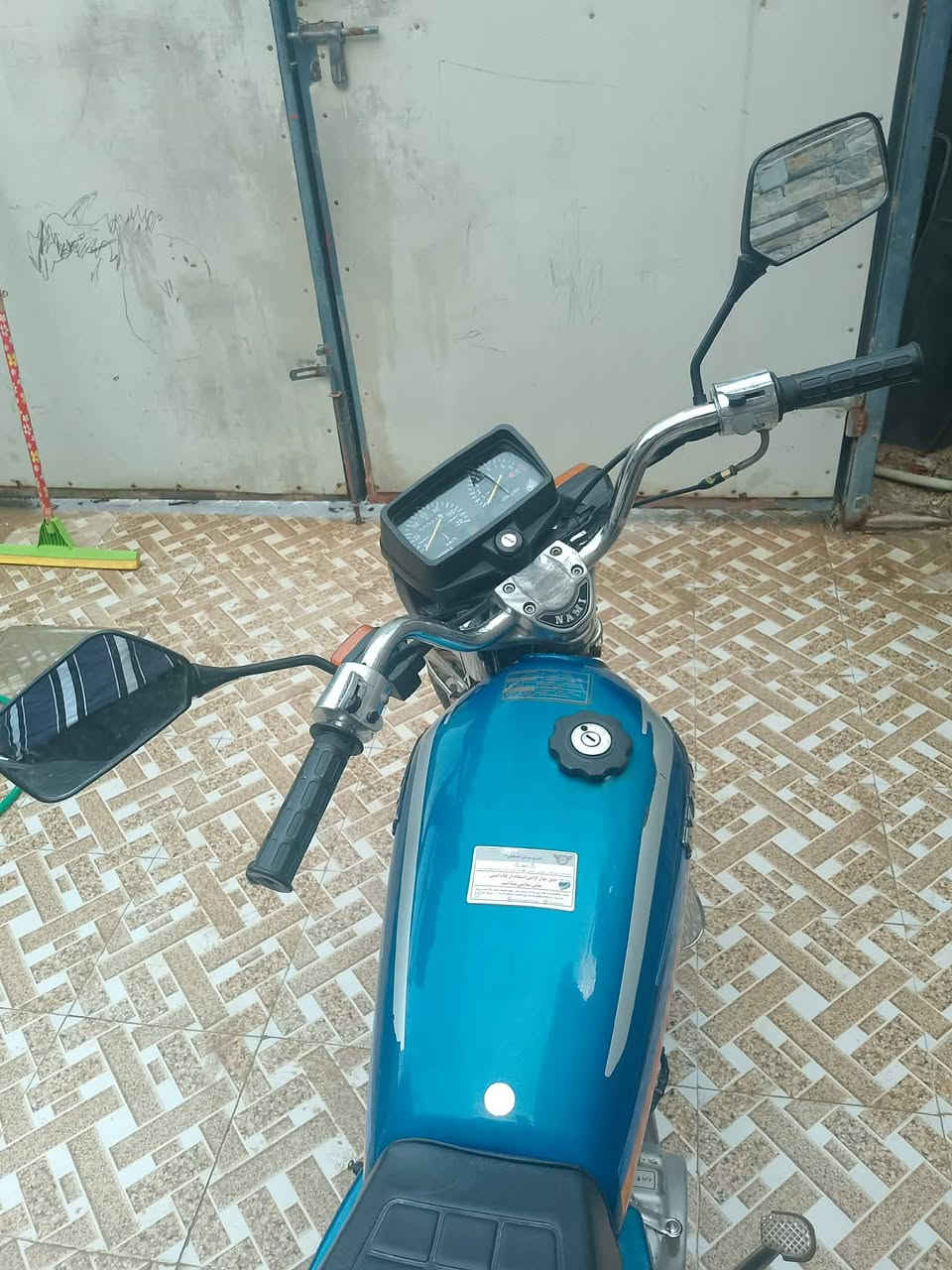 السلام عليكم 
 دراجه  اربعه گير  نامه  موديل 2022 
اوراق اصوليه وكامله    
دراجه الستهلاكيات جدد  كلهن   شغالت واصلي  مكانه بل كوت الحيكم 
السعر 675 بيه مجال كلش بسيط  
رقمي *********** عندي ماسنجر واتساب
