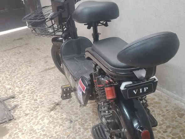 ماطور VIP للبيع السعر 275  بصمتين سويجين كارتين  كلشي بي الماطور نضيف 95٪ 4بطاريات مكاني الموصل للتصال على الرقم *********** استعمال قليل شهر ونصف
