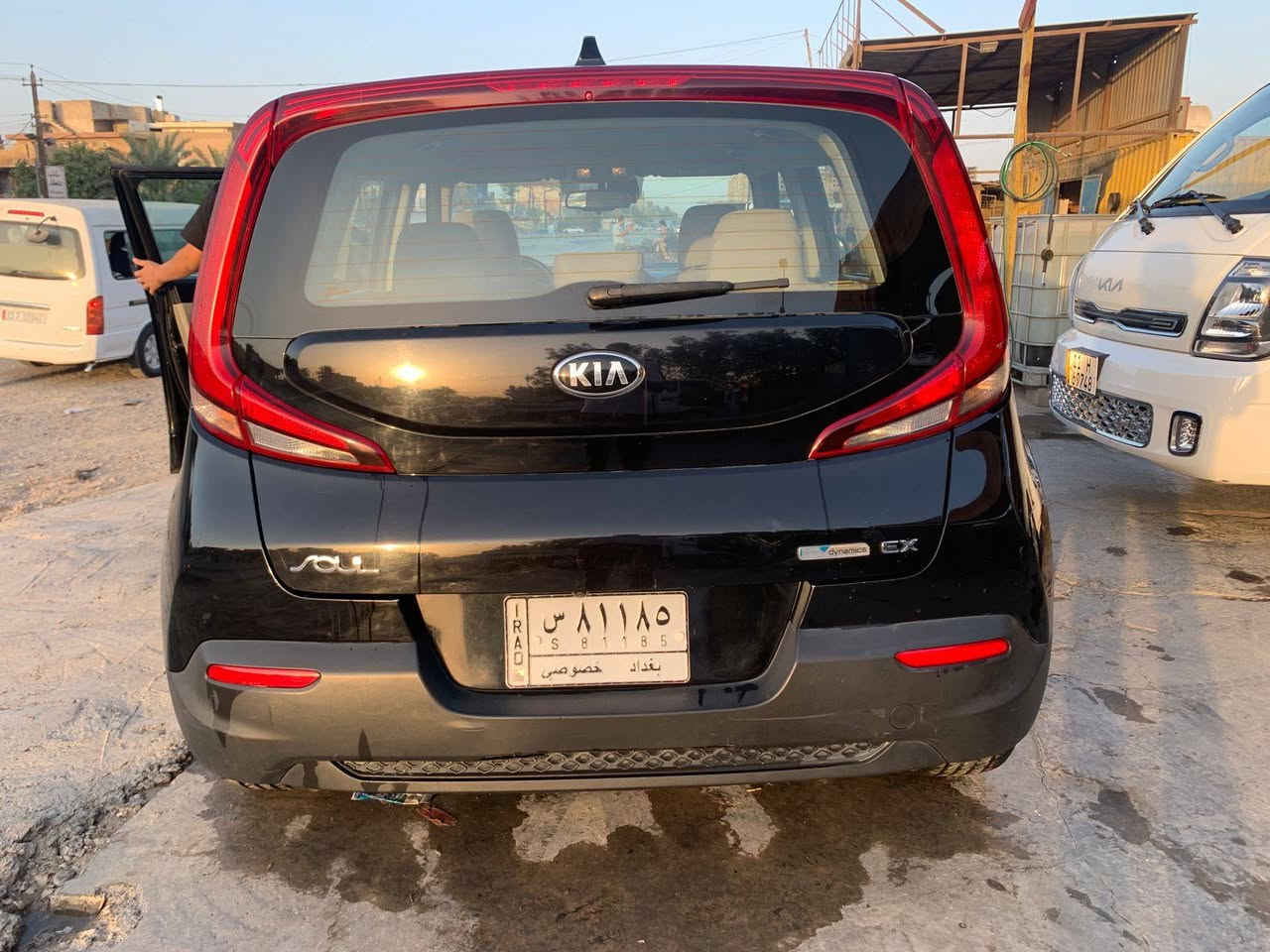 سول 2020 ex بصمة ابواب و بصمة تشغيل رادار نقطة عمياء و رادار خلفي و امامي تحديد مسار ابل كار بلي و اندرويد اوتو شاشة الكبيرة كراسي كهرباء لايت زنون صور الحادث و السونار موجودة كلها بالمنشور السيارة كاملة و ما ناقصها شي محرك كير تبريد كلها بلادية و شغالة تمام  ماشية 39 الف ميل قابل للزيادة السعر 138 و بي مجال كلش بسيط حگ الجية
الرقم *********** الرقم بي واتساب بغداد, العراق
