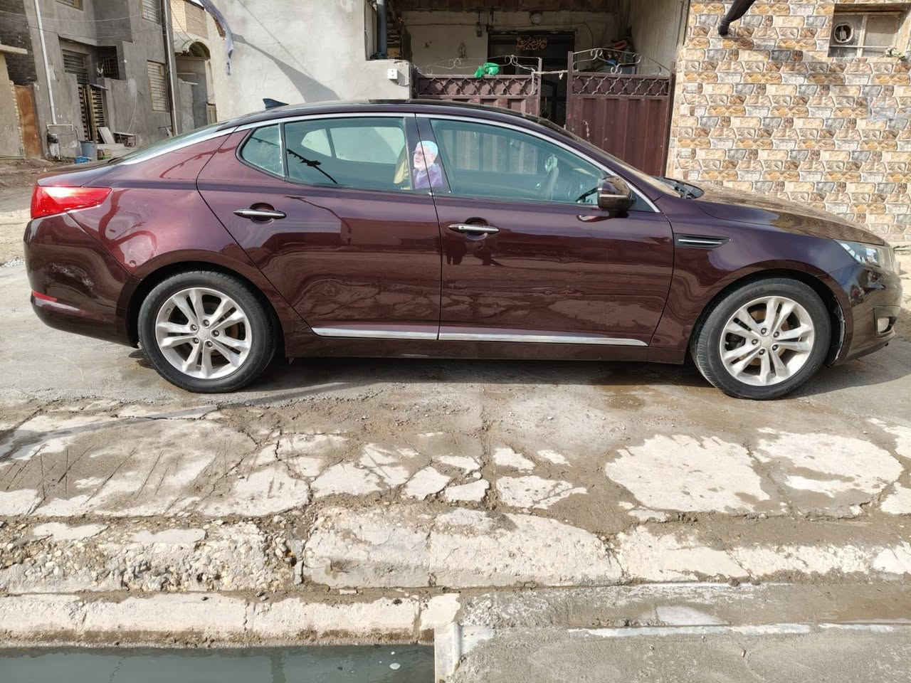 السلام عليكم كيه وبتمه امريكي موديل 2013 محرك 2400 GDI السياره جاهزه فول مواصفات كلاين سونار موجود وصورها كدامكم العنوان حله بابل السعر 115 وبيها مجال الاستفسار عله الرقم ***********
