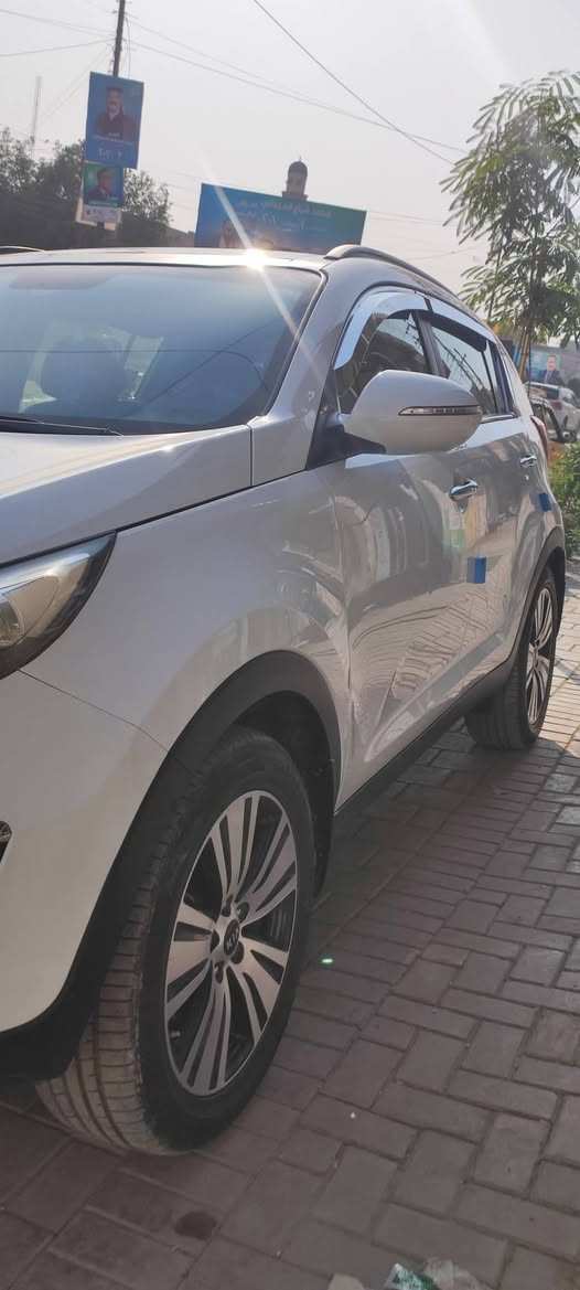 السلام عليكم ورحمة الله وبركاته
سبورتج خليجي 15 كفالة عامة من الضربة والصبغ ..

فول مواصفات بصمة تشغيل وكرسي كهرباء 

وحساسات .

 بانوراما ومانع انحدار ومانع تزحلق كاميرا أمامية وخلفية مكينة 2000 دوش ماشية 148كم 

كير مكينة كفالة الحمد لله تدفئة تبريد كله شغال 

ملاحظه..فقط بارد كلش قليل بالجاملغ وفطر بالدعامية الأمامية والسونر مرفق بالصور

السعر 165 مكاني بغداد ***********
