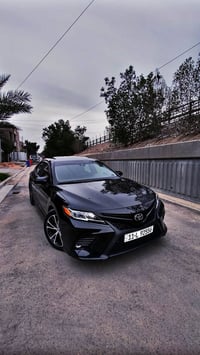 كامري موديل 2018 امريكي SE فول  _ فتحة _ بصمة _ شفتات ستيرن  _ كشن  كه...