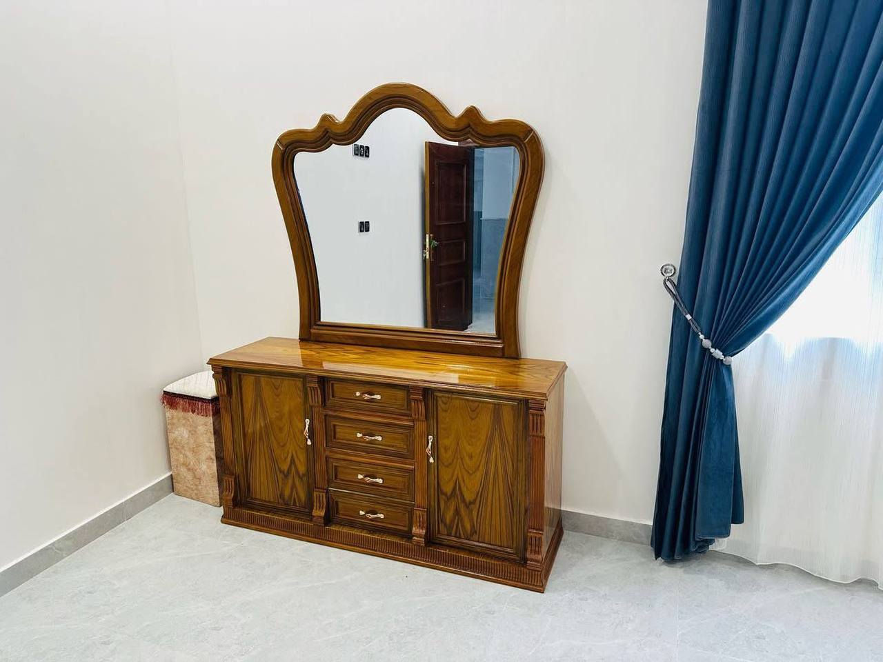 نجارة امير رماحي
*********** انواع ديكورات ولتصاميم وجه أو كفه صاج ٥ملم صبغ حراري
