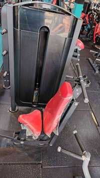 جهاز ترايسبس • خلف الرأس • جالس