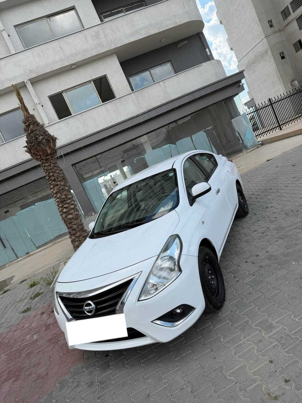 نيسان صني  
هندي اصل  پليت زرگة 
موديل 2021
ماشية 140 الف 
سنوية و هزة  2027 جديد   رقم اربيل 
تحكمات ستيرن 
شاشه ايباد + كامرة 
 بلاجكتور  و جناح بيلادي 
تخم تايرات جديد 
صدر جديد.  
گير و محرك بشرط  
سيارة بدون صبغ كفالة 
بدون حالوب 
فقط بيها شبر تعديل بارد 

كركوك رحيم اوا 
***********
سعر 106 و بيها مجال قليل كركوك, العراق
