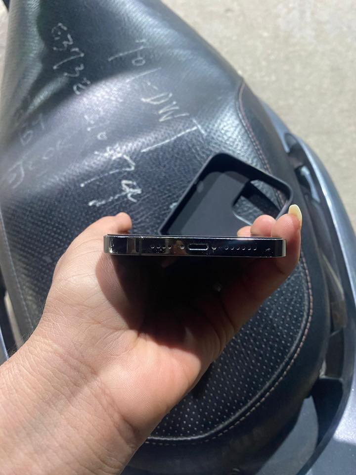 ايفون ١٣ برو ماكس للبيع 
الجهاز شكد ماسولف عن نضافته قليل والله 
الذاكره ٥١٢
الون اسود 
البطاريه ٨١
جهاز أمريكي  
السعر ٧٥٠ بيه مجال حك الجية 
الجهاز كلش نضيف زلغ مابيه تجي وشوف 

عنوانه بغداد البلديات 
 الرقم ***********
