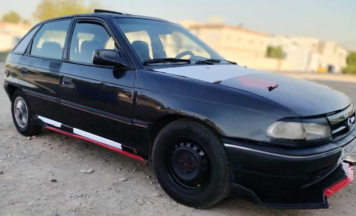 سلام عليكم استره للبيع فقط موديل1992 رقم كركوك مشروع وطني سنويه جديده لحد 2030 كابون بانزين بيهه بشرط التحويل كير محرك بشرط محرك 16 قايش عريض مرغوب صدرهه دبلات كله جديد تايرات جدد منضومة زينون  بيهه شويه بخار  سياره كل جسمه ع بلاد بدون اي حادث سياره مال بيت سعر (35) وبي مجال مكان كركوك حريه ***********
