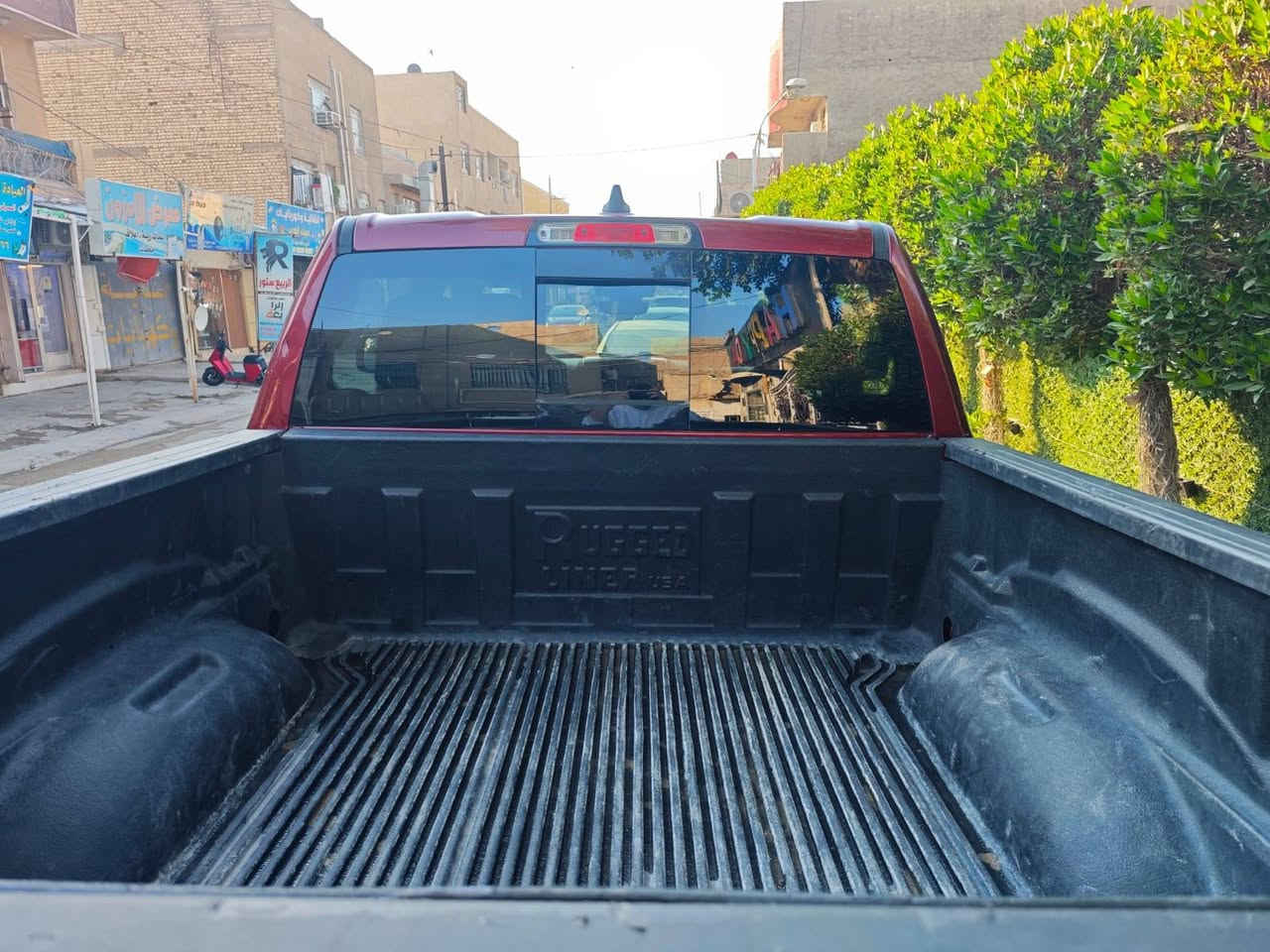 سلام عليكم

دوج رام 2023 . محرك 5700. 

السياره جديدة جدا ماشيه (8000) فقط.مواصفات عادية
فور ويل.. كاميرا خلفية.. كرسي كهرباء . السياره احلى من الصور

 . حادثها  جاملغات خلفية فقط  وصندوك. ترقيم جديد بأسمي
 السعر (320) وبي مجال بسيط.. بيع فقط بدون مراوس

*********** . بغداد/ سبع ابكار
