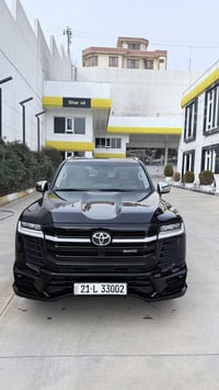 لاندكروز VX • ٢٠٢٢ • ٥٨٠٠٠ كم