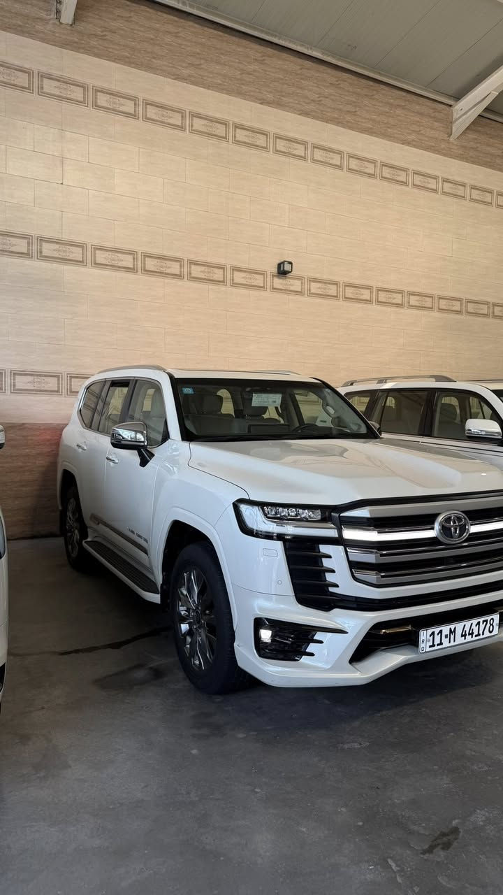 لاندكروز 2023 VX
ماشية 20 الف 

مغلفة كامله PPF

 ام الضمانSAS اصلية  

كشنات ذاكرة

كامرات 4 

كراسي خلفية كهرباء + تبريد 

كراسي امامية تدفئة تبريد +كهرباء 

شباك ليد اصلي 

لحاية اصلية مو شد 

شاشة جبيرة 

فتحة سقف بصمة 

تعديل مسار 

سماعات JBL

دشبول ديجيتل 

ماوس شغال بلادي 

سايد بريك دكمة

ستوب لايت 

ومعروفة مواصفات VX تجي فول 

السيارة مكفولة كفالة عامة ومغلفة 
وبعدها داخل ضمان شركة SAS 

السعر 71 الف وبيها مجال 

***********
