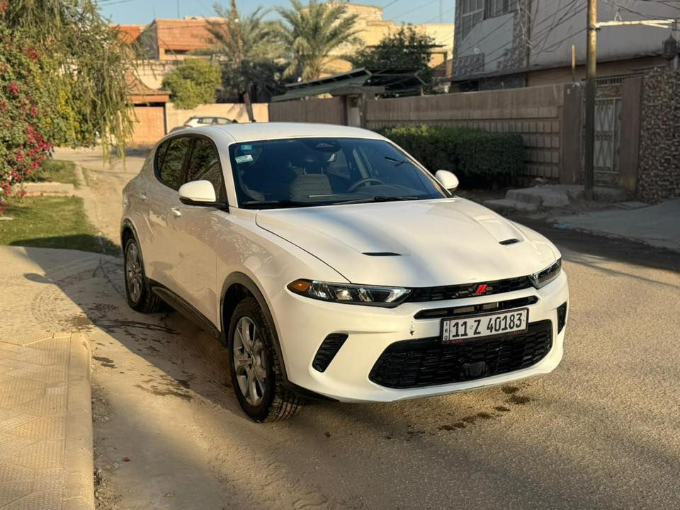 دوج هورنت  RT
2024

محرك : 1.3 تيربو بقوة 288 حصان 

‏ (Plug-in Hybrid)

ماشيه 3 الف 

تمشي بالشحن الخارجي ٥٠-٦٠ كيلو

حادث بسيط ربع باب السائق مع ربع الباب الخلفي موضح الحادث ب الصور 

بدون شواصي او دواخل  بدون ايرباك 

مواصفات : 

حساسات امامية+خلفيه

رادار امامي + خلفي

نقط عمياء

خروج عن المسار 

اوتو هولد

اوتو بایلوت 

كشنات كهرباء

شحن USB + type C

شاشة حجم كبير + واي فاي ابل كاربلي

تبريد قطعتين بيانو

سبورت مود يتغير برمجة وصوت السيارة

تشغيل عن بعد 

دخول ذكي للأبواب

شفتات ستيرن

خزن ميموري كشنات

سستم صوت هارمن كارديون

شاشة ملاحة / وغيرها من المواصفات

السعر المطلوب  168 ورقه

مرقم بغداد كامل  بأسمي مكان السياره حله 

0780 358 8421
