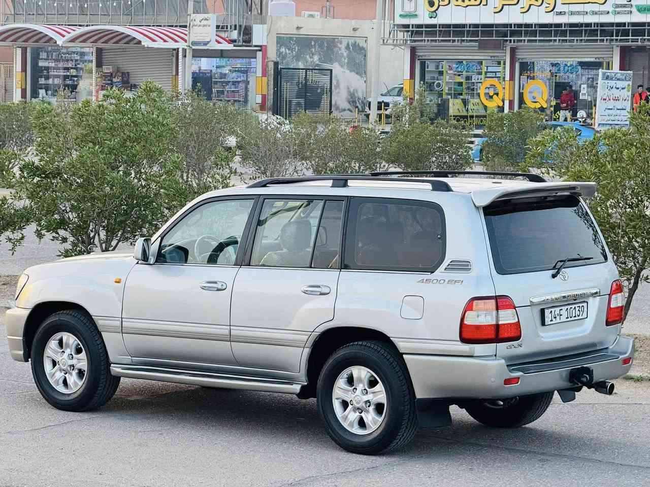 #بيع_مناسب
سلام عليكم تيوتا لانكروز 2007 فول مواصفات 1/1 خليجي الكويتي
مكفوله كافه الاصواليات والضربه فقط رش بنيد وجاملغ طخه بسيطه جدا بدون اي ضرر داخلي سياره جديدا معنى الكلمه  داخل عسلي صاج  ثلاجه داخليه 7راكب 3قطع تبريد ثلج شاشه كامره زراكات لايت رقم بصره الدولي سنويه وهزه 2031 جاهزه مكينه وكير وحداديه وتخم تاير اي نقص مابيه 
دبل تانكي منضومه غاز  تعمل السياره بالغاز والبانزين  عنواني البصره الاستسفسار ***********

سعرها مناسب بالعافية علياخذها
لمعرفه السعر سوي تعليق على سوق بغداد أون لاين ـــــــ Baghdad Market Online
