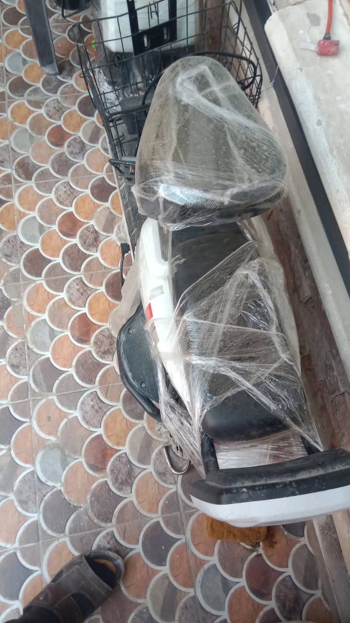 دراجه للبيع كهربائيه شحن فقط تايراتها عاطله نفخ سعر 150 الاتصال على الرقم  ***********
