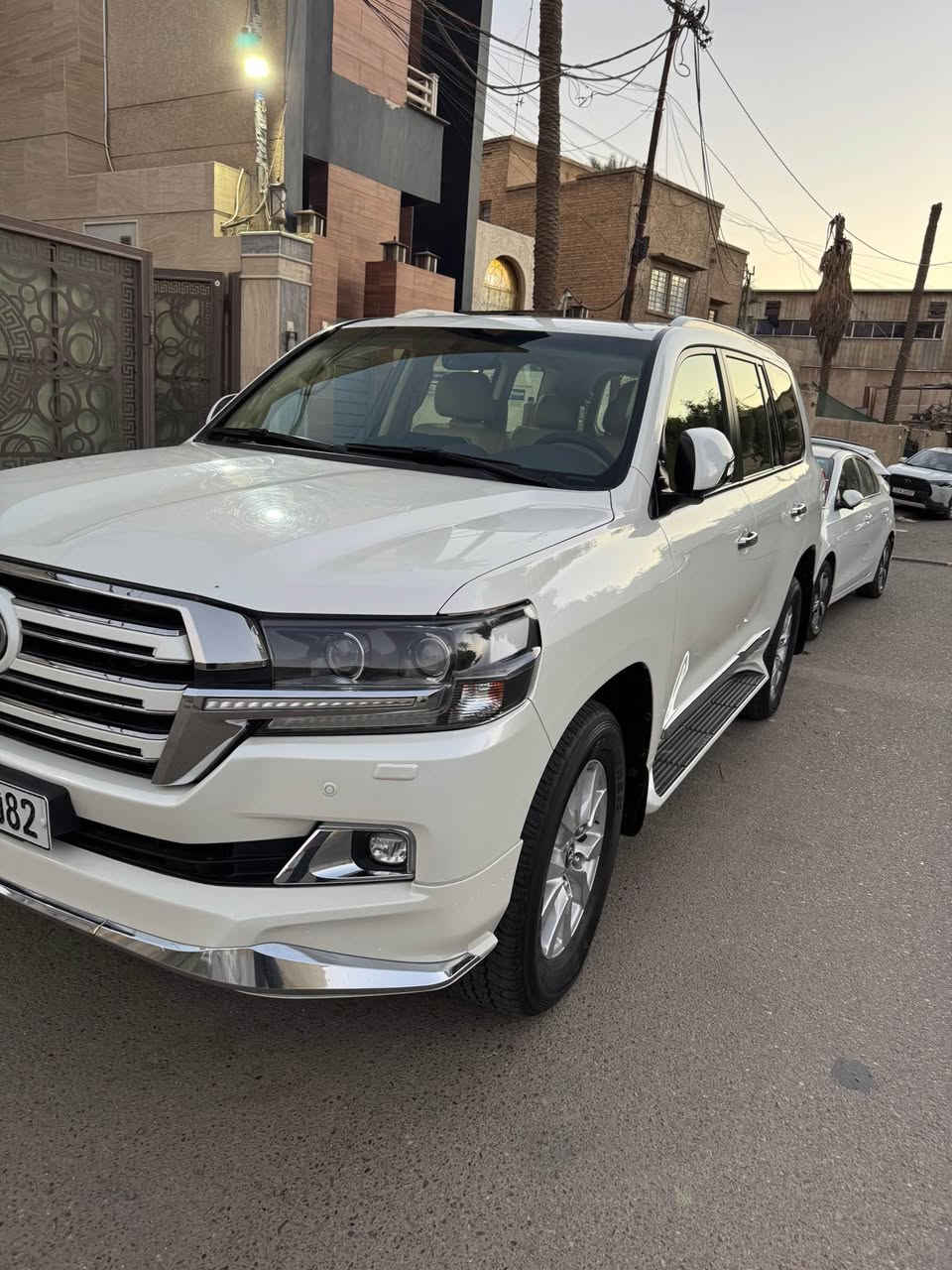 السلام عليكم ورحمه الله اللهم صلي على محمد وال محمد  للبيع او المراوس لاندكروز2017
لون ابيض 
كفاله السياره من الصبغ والضربه والبارد 
وايت ديشن مكفولة
هزة جديدة رقم جديد  باسمي 
فول مواصفات 
داخل جديد 
بصمة 
فتحة
حساسات 
زراكات 
شاشات خلفية 
شاشة امامي 
فور ويل  
كراسي كهربائية 
ماوسات.  عدد 2
مثبت منحدرات 
لايتات زنون بلادي 
وبعد بيها مواصفات هواي 
ماشية 107الف 
بغداد. الكراده 
ملاحضه / البصمه الاحتياط والهيتفونات مال الشركه وياها 
سعرهه 50.000 الف دولار وبيه مجال بسيط جدا بغداد, العراق


**إذا كنت صاحب هذا الإعلان وتريد حذفه لأي سبب، رجاءا أرسل رسالة إلى الدعم الفني**