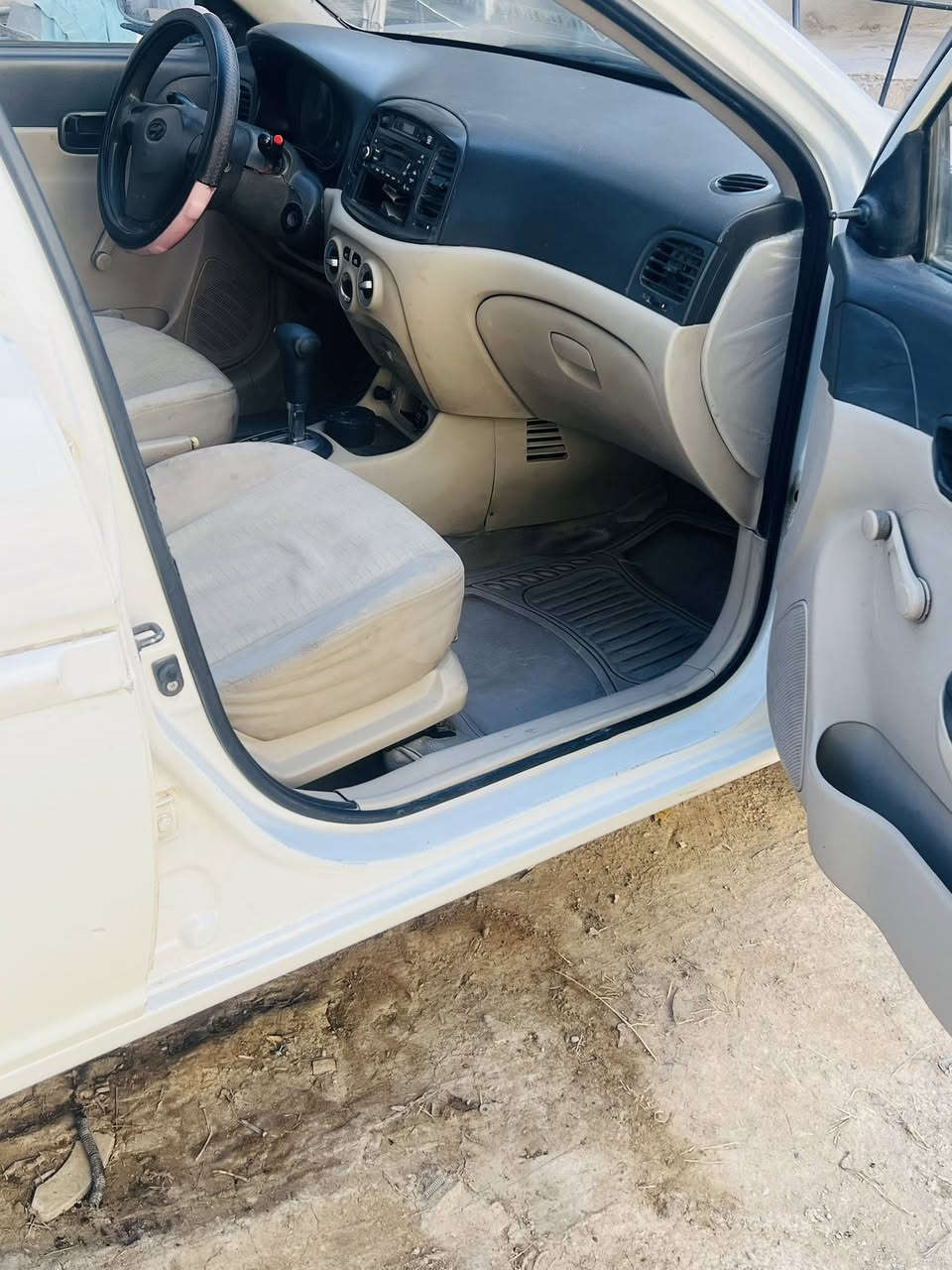 اكسنت موديل 2007 مكينه كير شرط كير اتو بدون ضربه شرط صبغ مكانات تبريد تدفئه شرط رقم ديالى سنويه 28 مشروع وطني شرط تحويل السعر 75 وبيه مجال استفسار على رقم *********** مكان سياره ديالى بعقوبه
