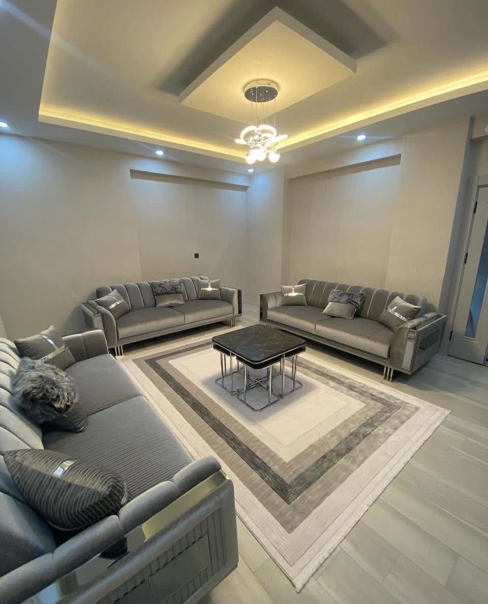 اكتشف أحدث تصاميم الجبس بورد التي تضيف لمسة جمالية وأنيقة إلى منزلك أو مكتبك! في هذا الفيديو، نستعرض مجموعة من أجمل الديكورات العصرية للأسقف والجدران، مع أفكار مبتكرة تناسب جميع الأذواق والمساحات.

ستتعرف على:
✅ تصاميم جبس بورد مودرن وكلاسيك وبرفايل تناسب  استقبال غرف المعيشة، 
✅ إضاءة مخفية LED تضفي أجواءً فاخرة وجذابة
✅ أفكار للجدران والتلفزيون تضيف لمسة ديكورية مميزة
✅ نصائح لاختيار التصميم المناسب لمساحتك الداخلية

لا تنسَ الإعجاب بالفيديو والاشتراك في الصفحة لمزيد من الأفكار والإلهام!
للاتصال***********
