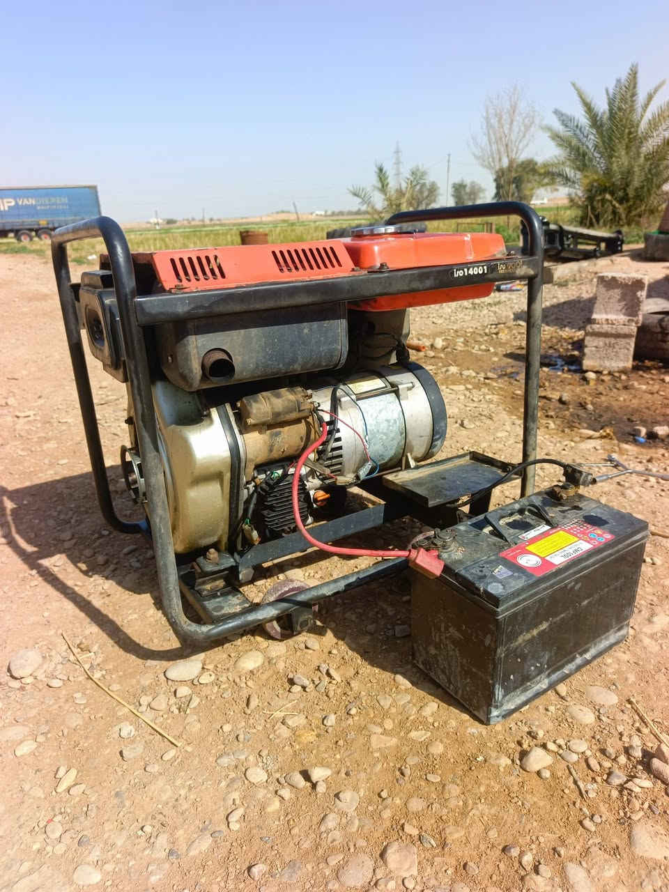 مولد 25 امبير يشتغل سلف وحبل السعر 525 الف 
***********
