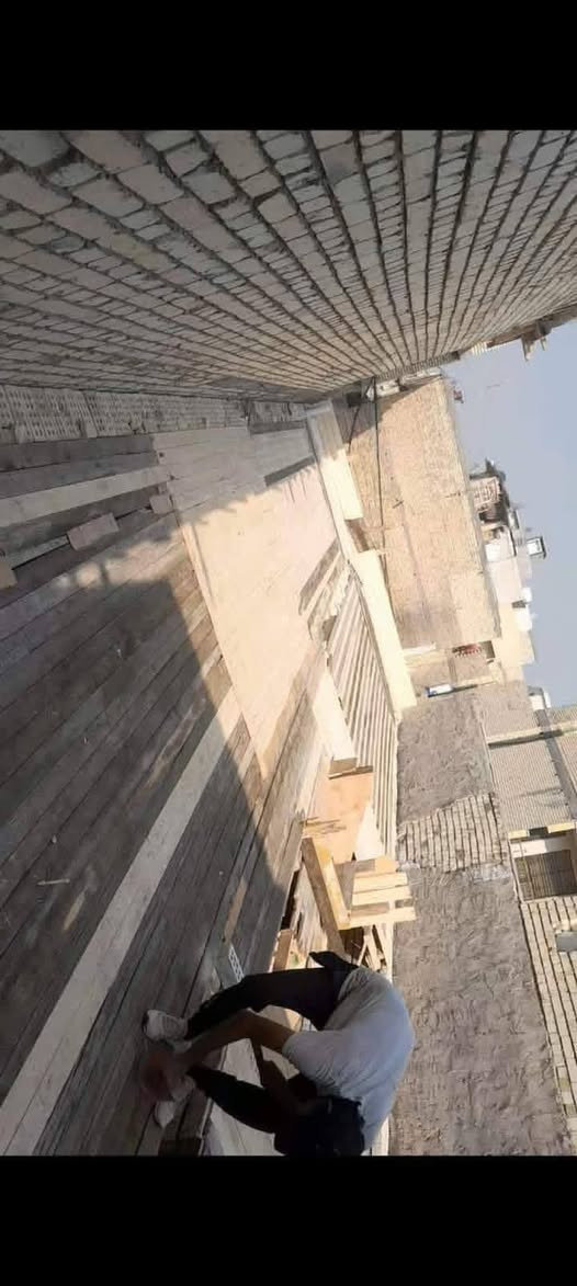 نجار قالب شغل درجه اولا ***********وبنسب السعار
يوجد خلفه بناء ستلام مهندس 

نعمل بل كرسته وعمل
