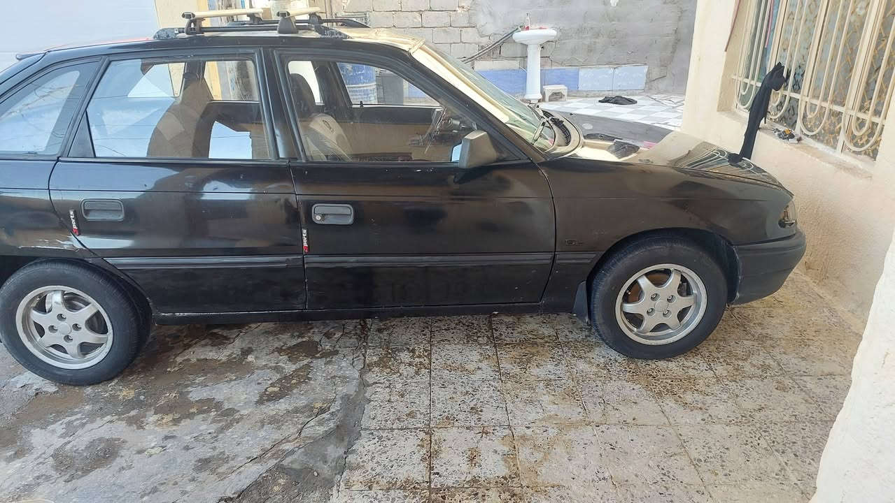 استرا  كهربائيات شغاله  تخم تاير  حداديه جديده  خلفي وامامي  لايت زنون  رقم بابل   سنويه ال  2029   السعر  ٣٨ بابل القاسم ***********
