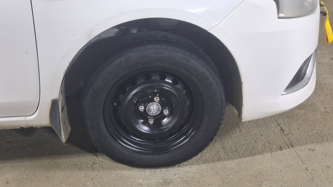 نيسان سني موديل ١٨ ام البليته الزركه الهندي  الرقم الجديد بغداد بسمي شرط التحويل بيهة قطعه تبديل  بدون صبغغ وضربه باب السايق كما موضح بصور
تخم تاير صار شهر من بدلت 
مكاني بغداد الراشدية 
٩٢ ورقه
غير متواجد على الفيس 
الرقم ***********
