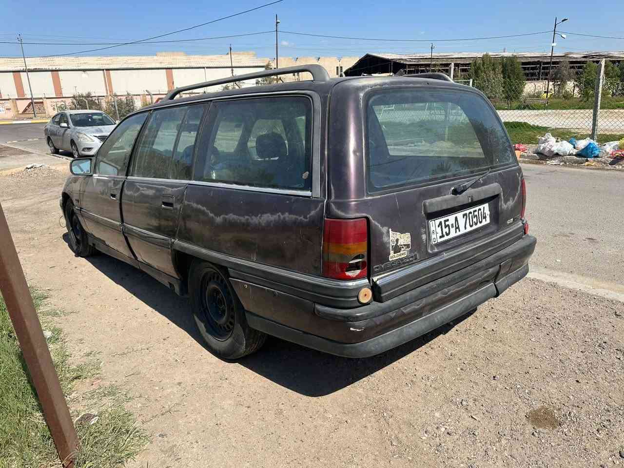 سلام عليكم للبيع اوبل اوميكاً موديل 1991 كير عادي@ مكينه 2500 بيهه خيط تبخير باًسمي رقم جديد عنوان السياره بغداد حي الجامعه 
***********السعر 23
