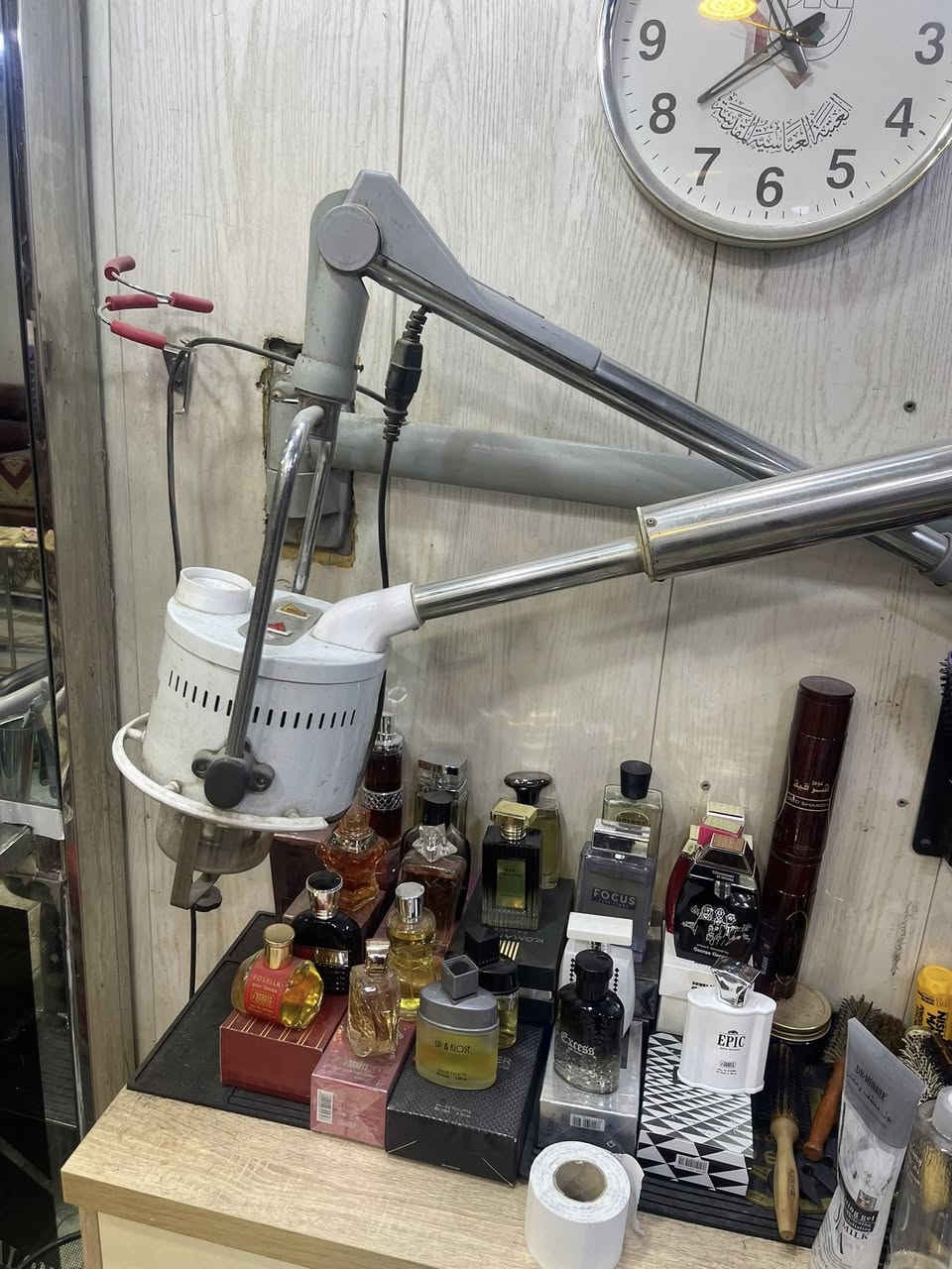 السلام عليكم كراسي حلاقه مستعملات معا جهاز بخار  لاستفسار اتصل *********** موقع كربلاء الجمعيه
