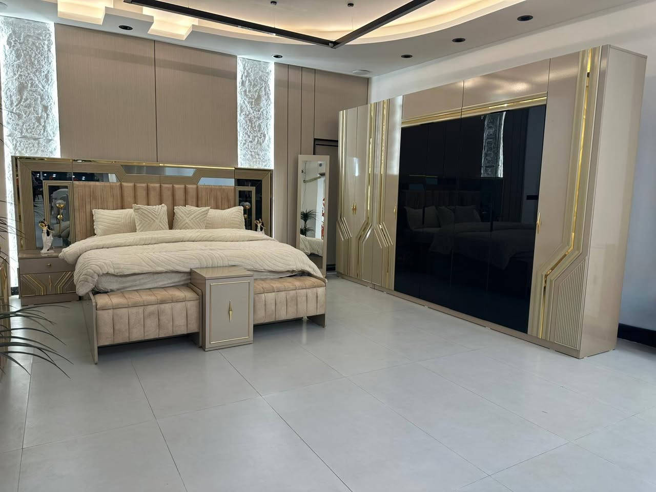 اهلاً وسهلاً بكم زبائننا ✨
تقدم لكم مجموعه الزيادي للااثاث التركي

📣تم وصول موديل زارا برو 

✳️ تفاصيل الغرفة ✳️

▪️10 قطع
▪️عرض كنتور مع ملحق 360
▪️عرض سرير مع كومدي 307
▪️برغي وچوي حديد
▪️ظهر بلوك
▪️سرير مخزن

⚠️ ملاحظة: البيع بالنقد فقط 🚫

📲 راسلنا الأن وأحصل على كافة التفاصيل - او شرفنا بالزيارة 📍 العنوان نجف جامعه وفاء
الاستفسار مراسله الصفحه او تصال📞
***********
