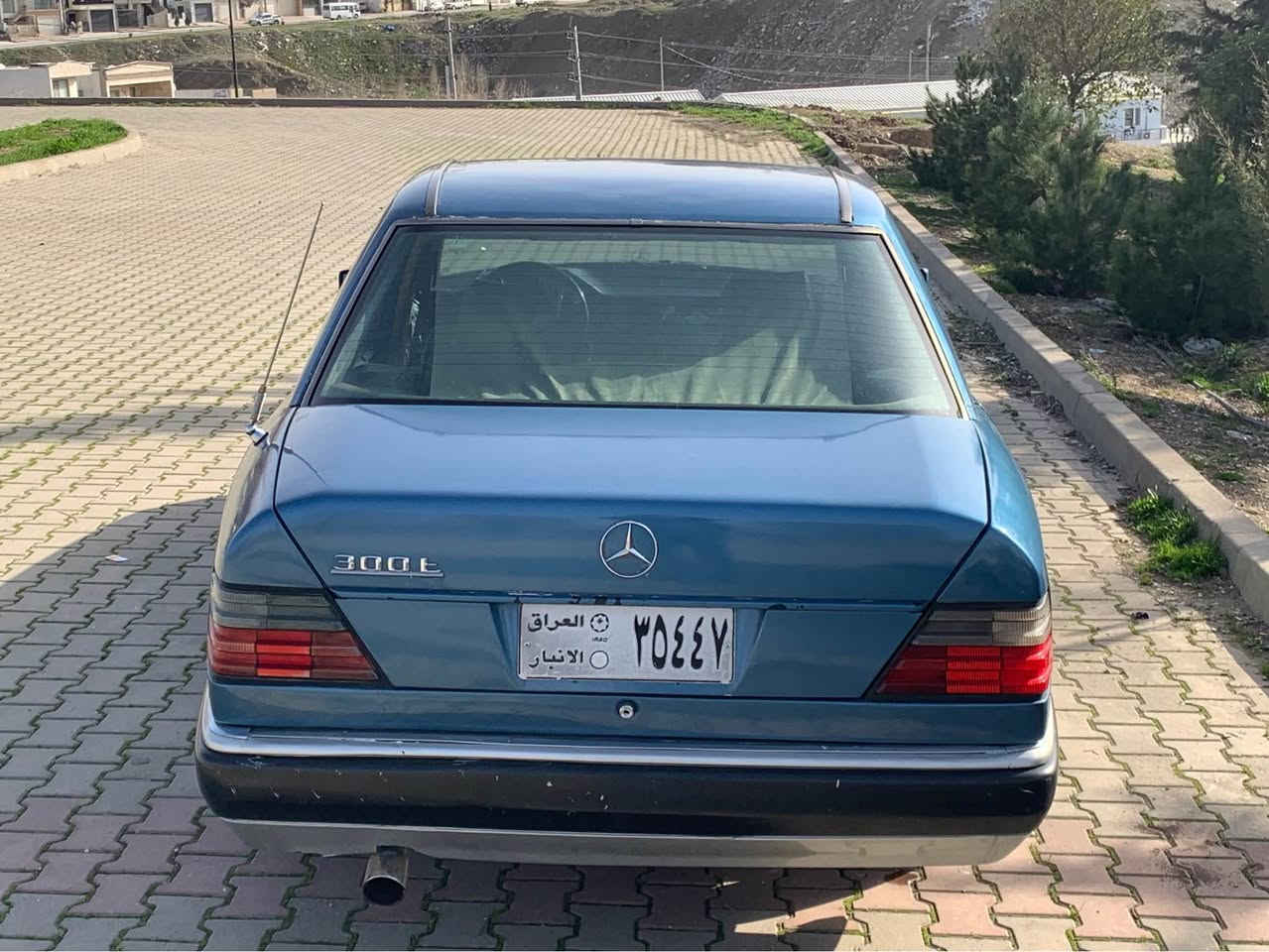 مارسیدز مۆدیل ١٩٩٠  ساخخ گیڕو مەکینە ئەڕنەب. بێ دەعموو لێدراو  . ناوو دەرەوی جوانو ڕیک و پیکە .   لە سلیمانیم  ٢٦ و معامەلە  *********** السليمانية, العراق
