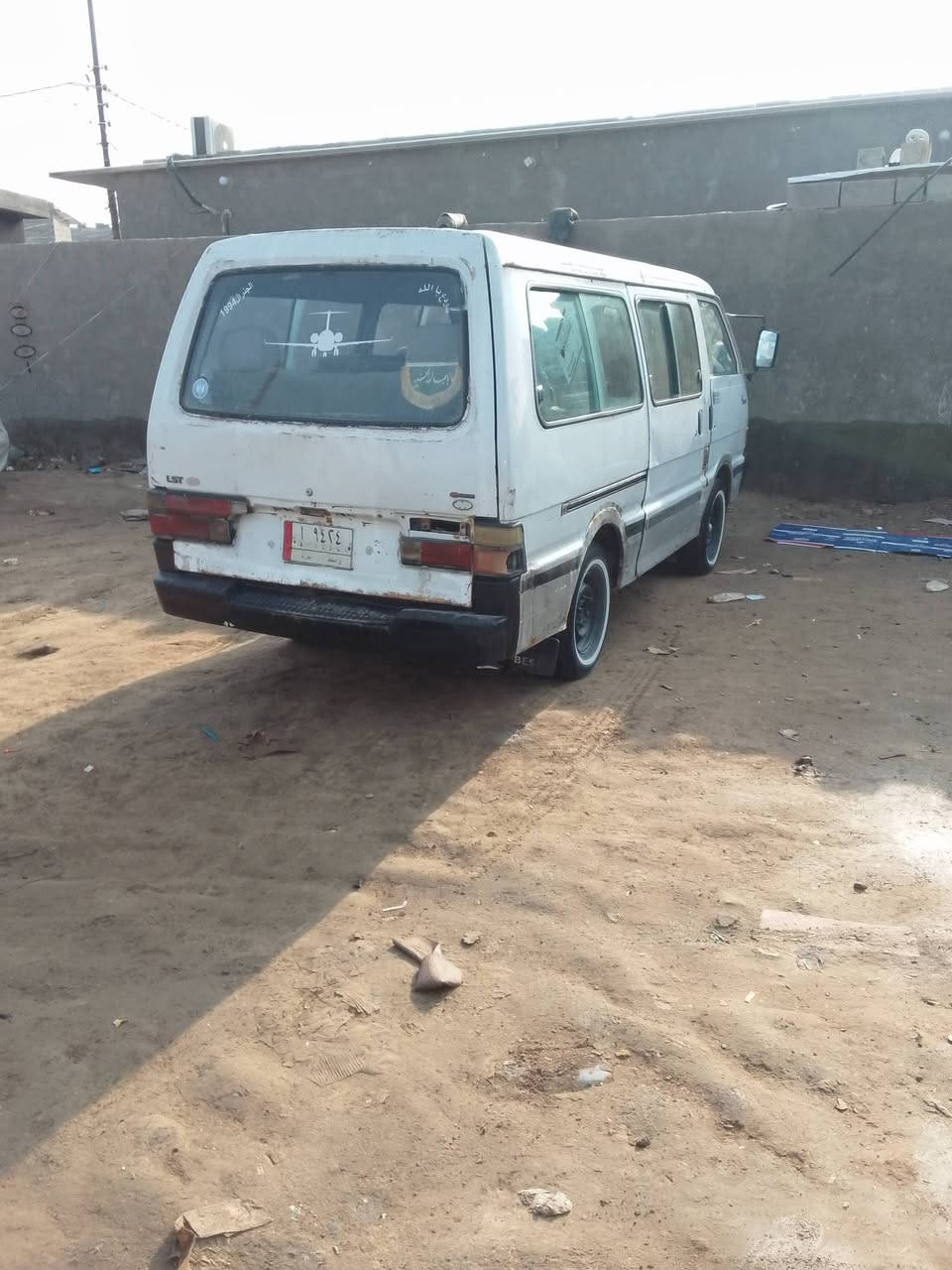 السلام عليكم كيه بسته للبيع موديل 94 سنويه نافذه سنه شواصي بلاد كير اكسل مكينه خير  من الله تخم تاير كهربائيات كلها شغاله مصفره هيه وغرامات السعر 38  المكان كوت شارع النفط الشراي يتصل ***********
