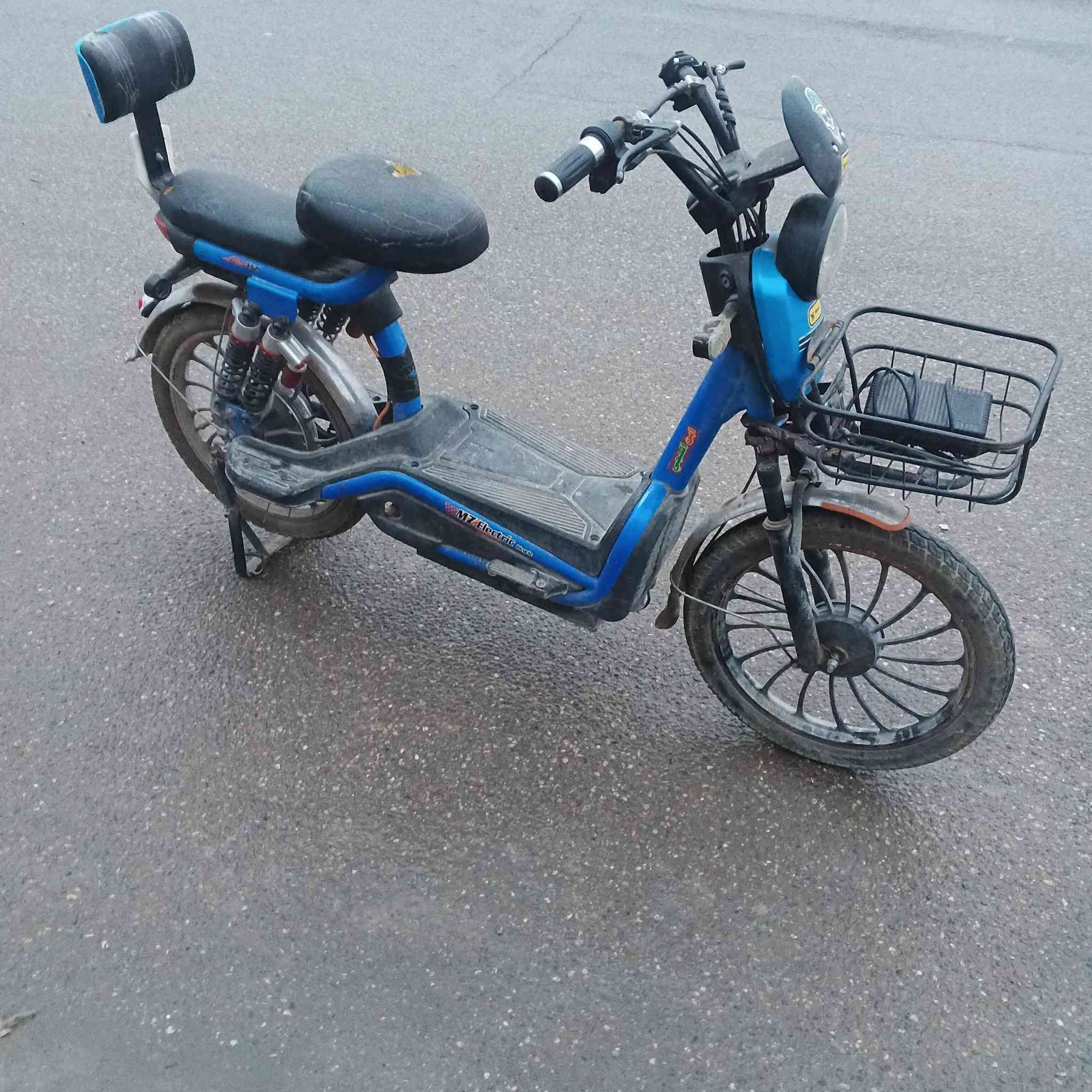 السلام عليكم بايسكل شحن للبيع 2025 حجم 20 يريد له بطاريات السعر الرصاصي 90سعر الازرك75 قفل شاحنات موجوده  🫡***********
