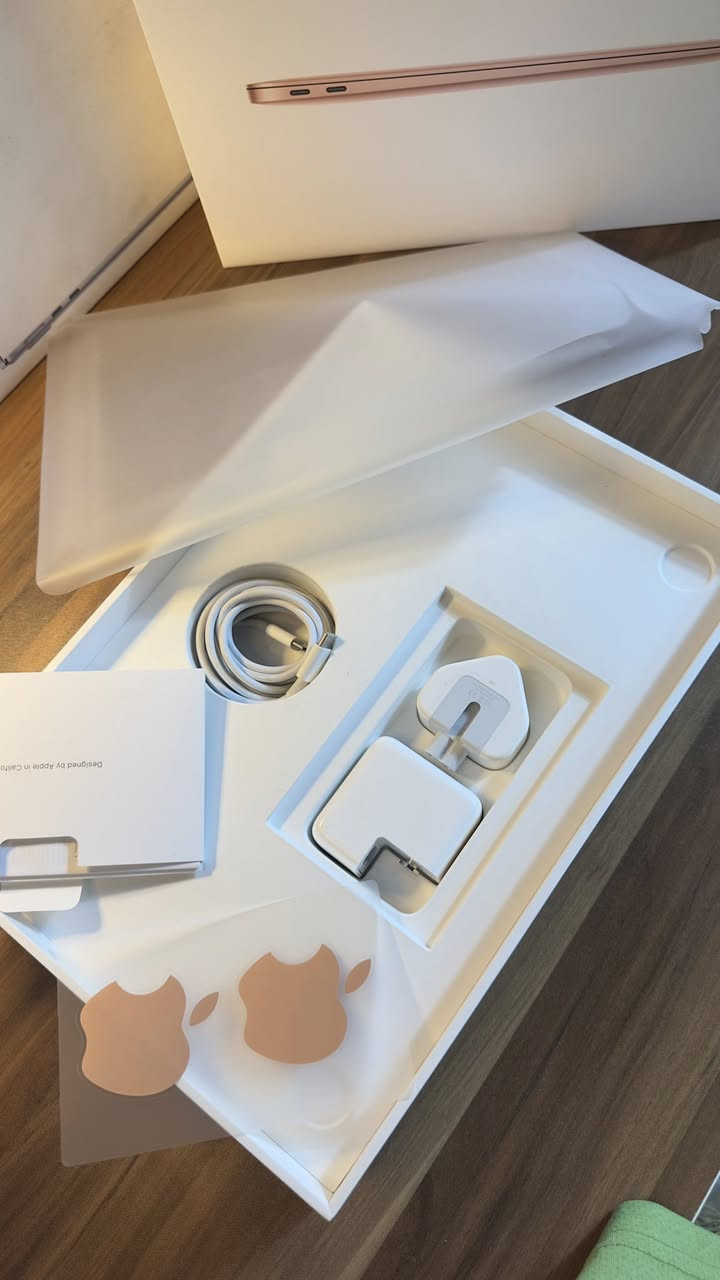 يلي موصيني على m1 هذي نادرة اللون الذهبي تنباع لاول شخص يحجز مــو تكولون مكلتي
Air m1 13 inch 
Ram8 
Hard 256 
لون الذهبي ☀️
انتاج 2023 
بطارية 96‎%‎ مشحون 52 مرة 
كلش كلش جديد نظافتة 100‎%‎ بدون أي خدش✅

للطلب والأستفسار ارسال رسالة 

قناه التلي 
https://t.me/Appllle_Product

تيك توك
www.tiktok.com/@wolf.wiq

انستا
https://www.instagram.com/wolf.wiq/profilecard/?igsh=MXdpZG5maTQ5N3p1ZA==


**إذا كنت صاحب هذا الإعلان وتريد حذفه لأي سبب، رجاءا أرسل رسالة إلى الدعم الفني**