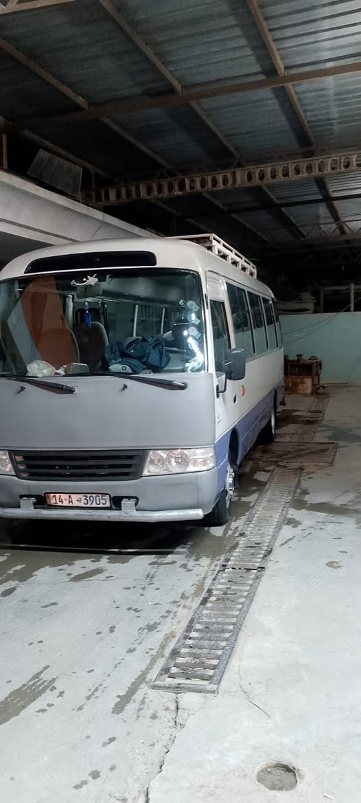 السلام عليكم كوستر عالية للبيع
موديل 2009 رقم بصرة نكليزي مشروع وطني محرك كير اكسن مكفولات تخم تاير منضومة غاز 80 لتر درع أمامي درع خلفي سيباية درج خط السيارة #باب_الشرجي_كرادة السعر 267  العنوان بغداد المحمودية
 للاتصال ابو علي 
*********** واتساب
***********
