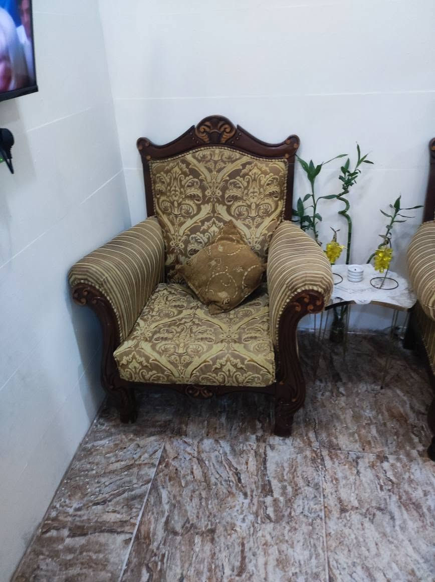 قنفات كلش نظيفات اي عيب مابيهن 2اكبار و2اصغار السعر 150 الشراي يخابر*********** كركوك, العراق
