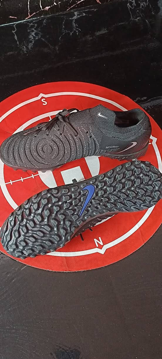 ئەم جۆرە  کالاو لاپچینانەم لایە کوالێتی ئەوروپێن  فول  کوالێتی   ناوی براندەکانی ناهێنم لەبەر یاسای فەیسبوک   وەرزشی  تاتان   بن برغوو  تەنها بە تاک لامن   لەحاويه ى  ئەوروپی دەرچونە  لە هه ر دانەو یەک جوتم هه یە  بۆ نرخ نامە بنێرە 📩


**إذا كنت صاحب هذا الإعلان وتريد حذفه لأي سبب، رجاءا أرسل رسالة إلى الدعم الفني**