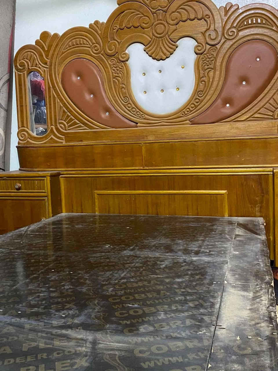غرفه نوم تخت والضهر ماله ماعدا الكنتور نضيفه مثل الصور والي يريد فديو يجي خاص السعر ١٠٠
مكاني ديوانيه ***********
غرفه نوم تخت والضهر ماله ماعدا الكنتور نضيفه مثل الصور والي يريد فديو يجي خاص السعر ١٠٠
