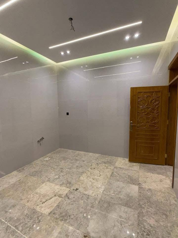 ‏‎‏‎دار للبيع او المراوس في النجف الاشرف
حي السلام
مساحه الدار  ١٠٠ م  
شارع ١٠ موقع مميز
مربع  ١٠*١٠
طابقين ٤ غرف نوم 
قرب الاربع شوارع 

‏‎  للاستفسار مراجعة مكتب العطاء للوساطه العقاريه في حي الجامعه شارع ابو حكمت مجاور باقر مول 
او الاتصال 
‏‎*********** (يتوفر واتساب)
