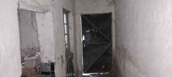 بيت للايجار مكانه السهلة شارع البو حازم 
سعر الايجار 100 الف 
للعلم البيت متروك صار 5 سنوات 
واتساب أو اتصال *********** النجف
