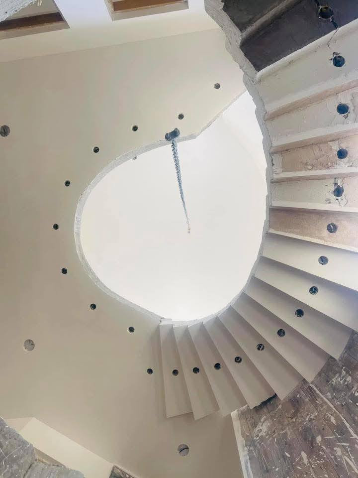 السلام عليكم خلفة جص وبورك مكاني البياع الشرطه ال خامسه *********** شغل درجه اولى استلام مهندس والتزام بل عمل
