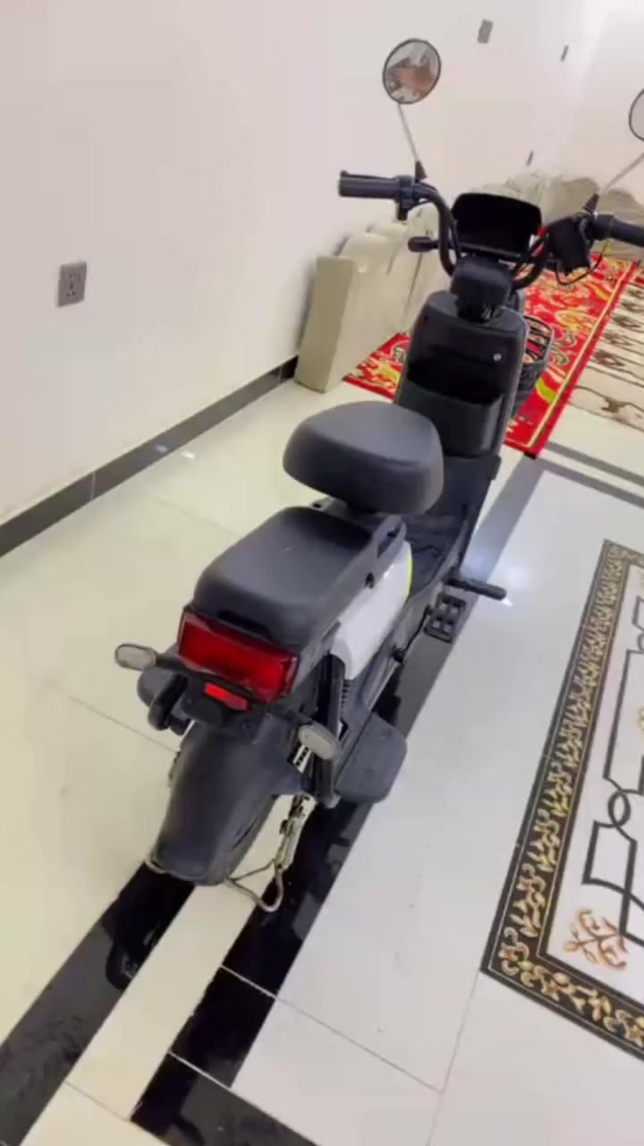 السلام عليكم دراجه شحن للبيع دراجه حلوه ونظيفه بيع مستعجل*********** مكان ناصريه اتصل وبيك خير تدلل الموشراي لا ينتصل هذا الرقم الثاني بالواتساب *********** بس هذا اللي بالصوره مكسور
