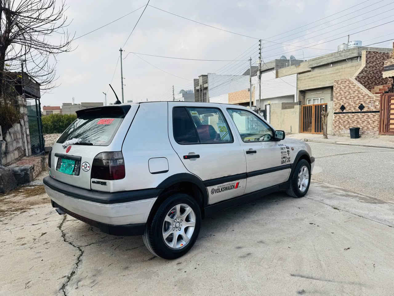 گۆلف بۆفرۆشتن مۆدیل 1993ڕەقەم ئەسلیە سەنەوی کەسکە وەکالەبەناوی خۆمانە بەشەرت وەرگەڕان وبڕاوەی بەشەرتە لێدراویشی نیە کارەبایی کامل مەزبوتە تازەبنیمان توندکردۆتەوە زۆرتوندوتۆلەمەکینەی کەمەدوکەلێکی هەیە گێری بێ حەیبە سەحری ٢٥وەرەقەومحامەلەیە جوابی کۆمێنت نادەمەوەهەموزانیاریەکانم نوسیوە گەرمشتەری تیل کە(***********)لەهەولێرەگۆڕینەوەناکات؟ أربيل, العراق
