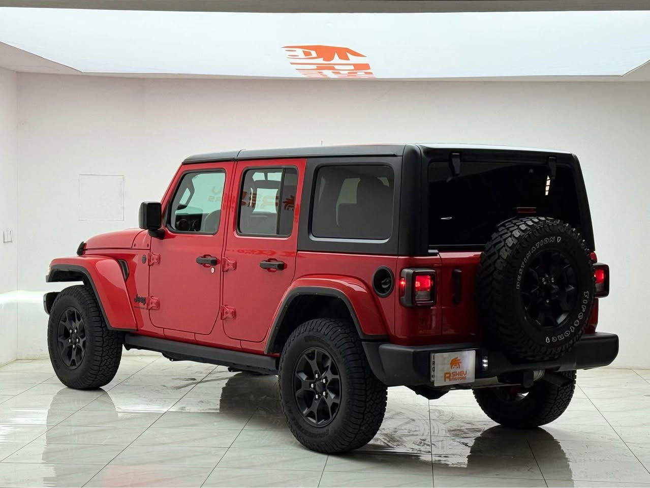 Jeep Wrangler 2023
جيب رانجلر ٢٠٢٣
مواصفات Sport 

مكينة ٤سلندر+توربو حجم ٢.٠لتر
ماشية 52,000 ميل و بحالة ممتازة 

ضرر السيارة فقط بنيد صبغ بدون دواخل ايرباك ستيرن سستم شركة رقم شاصي مع الصور موجود
كلش للون و حلو و سيارة نظيفة

رقم دهوك الدولي سنوية ب اسمنا و شرط التحويل
مكفولة من كير و محرك و كهربائيات

و ب سعر(270$) ورقة و بيها مجال

مكان السيارة

دهوك -معرض ارشف R-Shev
رقم51 من معارض التيرمينال 

***********
*********** دهوك, العراق
