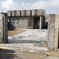 بيت كامل للايجار • حي التنك • مقابل مشروع الماء