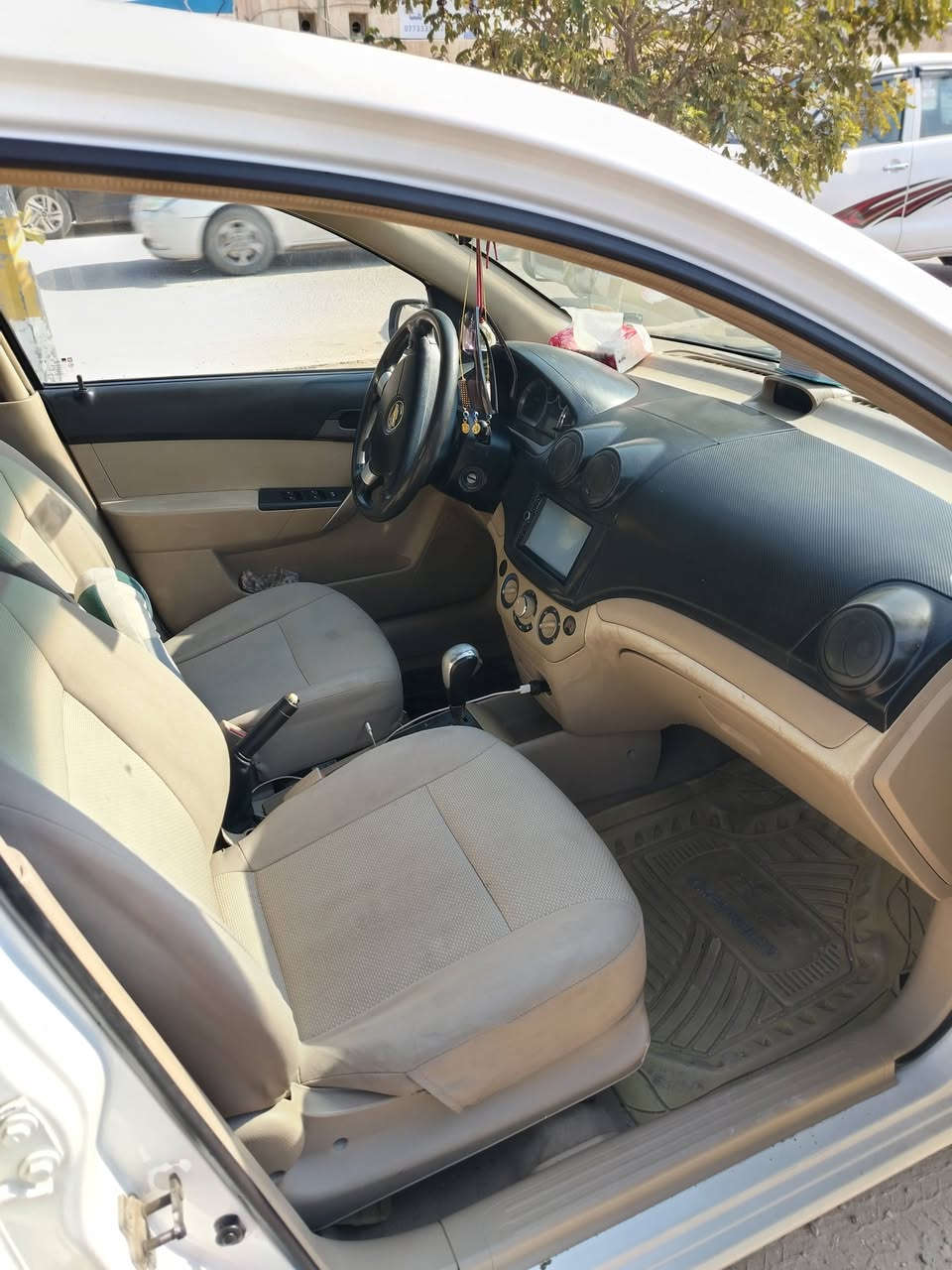 السلام عليكم
افيو للبيع خليجي مديل 2010
هزه جديده رقم جديد نجف دولي السياره كفاله عامه عدا البارد السياره جاهزه الف مذب عليها محرك المرغوب مو مسكر جام كهربائي مكاني نجف التواصل واتساب *********** الشراي يتصل
