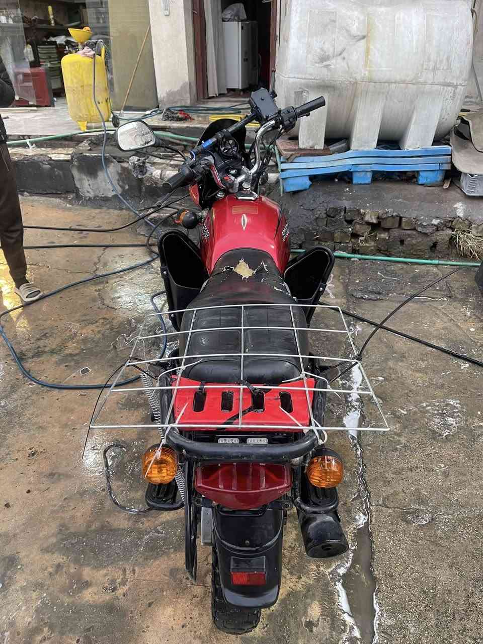 سلام عليكم
دراجه. بوكسر. جبلي. 
موديل. ٢٢ 
مكينه مكفوله مامفتوحه 
دراجه. أورقه. ضايعه اكفل سرقه عشاير 
دراجه. خير. من الله 
سعر ٨٠٠ بيه. مجال. بسيط 
*********** بيه. وتساب
