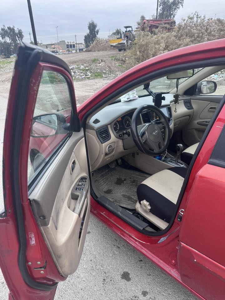 بيع مستعجل وسعر مناسب 
كيا ريو 2012 بيها كوبون جديد هزه وسنويه جديد ماساقط سياره باسمي تحويل وكاله بكيفك 
محرك حجم 16مبدل شرط  
كير اوتو 
مواصفات برايد 
سلايت
تحكمات ستيرن
مرايات كهرب 
اشاير بامري 
شاشه كار بلاي كامره خلفيه 
طخم تايه جديد صدر امامي خلفي جديد 
داخل بيج 
بيها تبديل باب سايق وتقحيل 
***********
السعر  88ومجال
