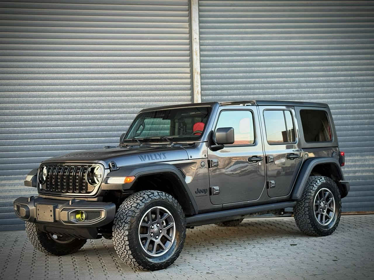 سلام عليكم
للبيع فقط
JEEP WRANGLER WILLYS  2024
10TH ANNIVERSARY 
شكل جديد
‎جيب رانگلر ويليس
فول فول مواسفات 
‎موديل:2024
ماشي 22 الف فقط
‎المحرك: 4 سلندر 2.0 تيربو E-TORQE
ضرر جنطه خلفي فقط مبدل بيلادي نفس لون بدون صبغ
بدون دواخل بدون ايرباك 
‎سياره بدون قطره صبوغ  
‎مكفول گير محرك 

‎المواصفات :
‎▪️بسمه،  تشغيل عن بعد 
بسمه ابواب
‎▪️داخل جلد 
لون احمر
كشنات تدفه تبريد
استيرن هيتر
صماعه ALPINE
‎9 سماعات
‎▪️دفع رباعي 4*4
نيزام دي فلوك 
قفل اكسل امامي و خلفي 
نيزام اوف رود
شاشه كبير كاميرا 4k 
حساسات خلفي
رادار امامي جانبي خلفي 
اميرجينسي بريك
‎▪️ شاشه كبيرة مع نضام ملاحة نفكيشن GPS 
‎▪️كاميرا خلفية مع امكانية التقريب (زوم) .
‎▪️نظام (Auto stop)
‎‏ABS,TC,Off-road page
‎▪️مرايا متحسسة للاضاءة العالية .
‎▪️ لايت مع بلوجكتر زنون .
‎▪️ بك لايت مع سكن لايت LED .
‎▪️ سقف 3 قطع قابلة للازالة .
‎▪️ ابواب قابلة للازالة .
‎▪️ نظام (Auto Start System) التشغيل والاطفاء الاوتوماتيكي للتوفير في صرف الوقود .
سياره بدون رقم تترقم شمالي فقط
📍مكان سياره سليماني 
📞 ***********
