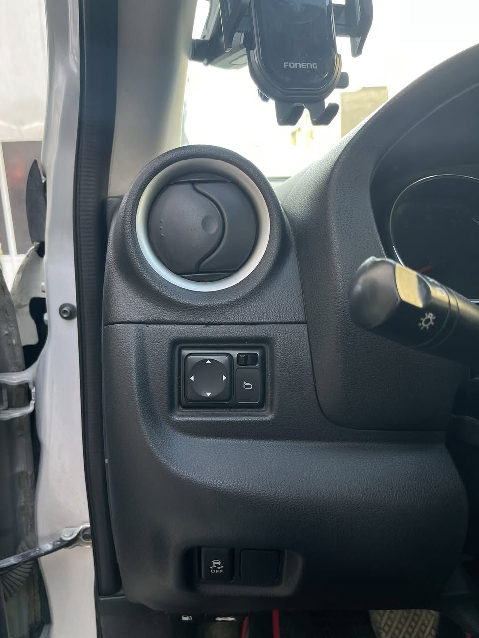 السلام وعليكم 
نيسان فيرسا 2019
مكينة 1600 SV
ماشية 90 
حادث 3 قطع مثل ما واضح بلسونار 
السيارة خير من الله ما ناقصها شي غير بس حساس تاير واحد واكف صدر + دبلات جديد باتري  تايرت جديد 
شاشة تحكم استيرن جام كهرباء كامرة
لايت ابيض ثلجي زنون
تبريد كير مكينة مكفول سيارة حلوة و بلعافية ع يأخذها
رقم بغداد بأسمي هزة جديدة تحويل ثاني يوم
مكاني بغداد _ العبيدي  
السعر 90$ 
***********
