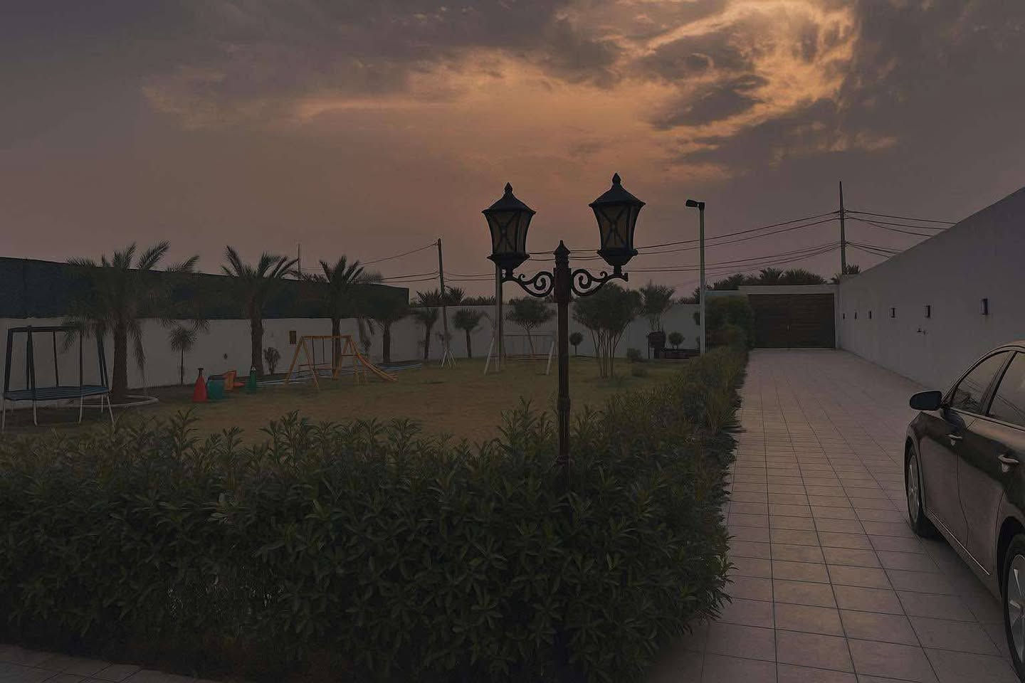 متوفر حجوزات طيلت ايام 
السبوع حجز وانته مطمئن 
المزرع موثقه بتطبيق اجرلي 
الحجز واتساب***********
الموقع بعيثه
