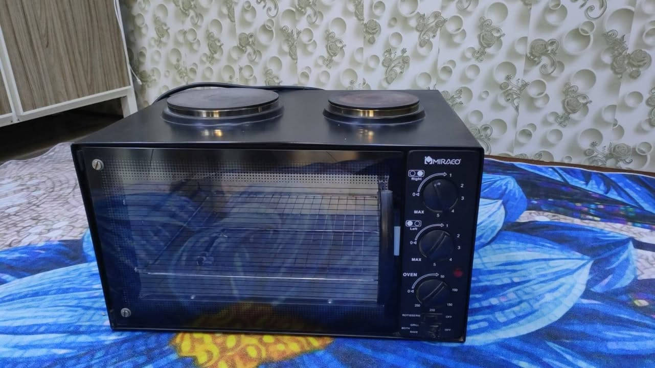 سلام عليكم 
طباخ منضدي ويا ميز 55
ماكنه لحم 60

فرن كهربائي مع هيتر 40
حاجات كلهن نظيفات استعمال قليل
***********
